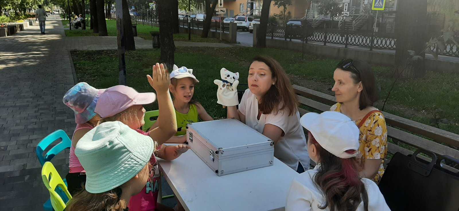 Много нового о кошках ребята узнали на Читающем сквере 